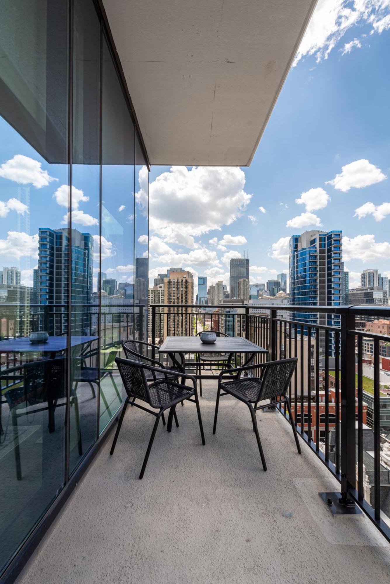 Aurelien Spacious Apartments In The Heart Of Gold Coast Chicago Buitenkant foto